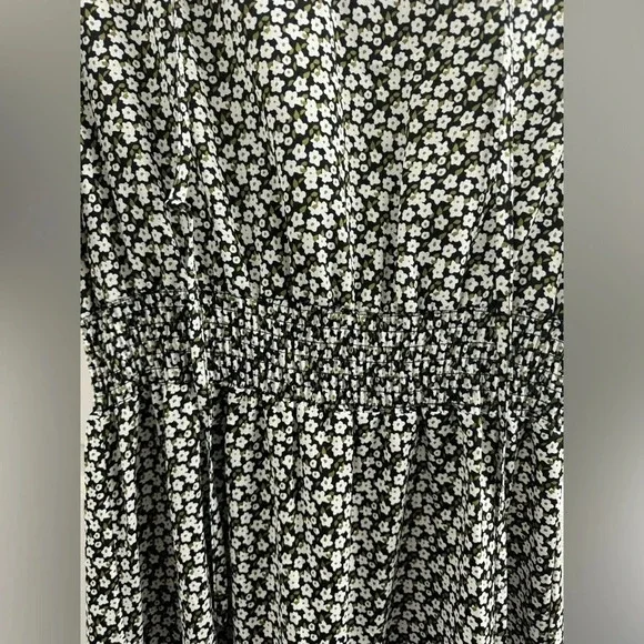 Amazon women’s short sleeve v neck ruffle floral print mini skater dress size s - Picture 2 of 8